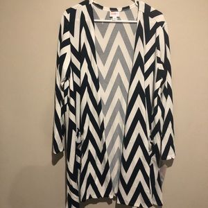 SOLD💜Lularoe Chevron Caroline Cardigan